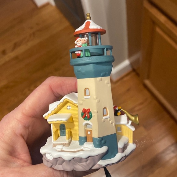 Hallmark Ornament 1999 Lighthouse Greetings #3 - Picture 1 of 7